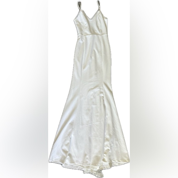 Lulu’s Taliana White Lace Button Back Maxi Mermaid Bridal Dress - Picture 12 of 16